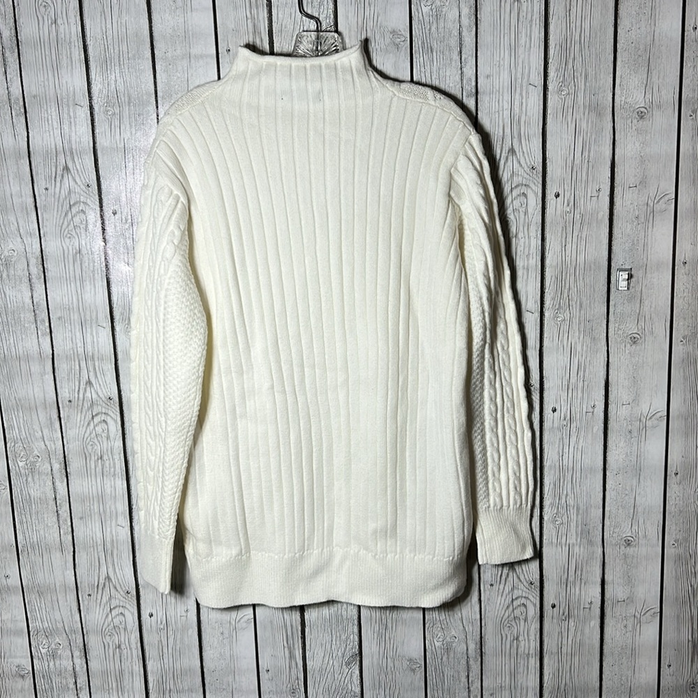 Pretty Guide sweater size Small - Picture 10 of 10